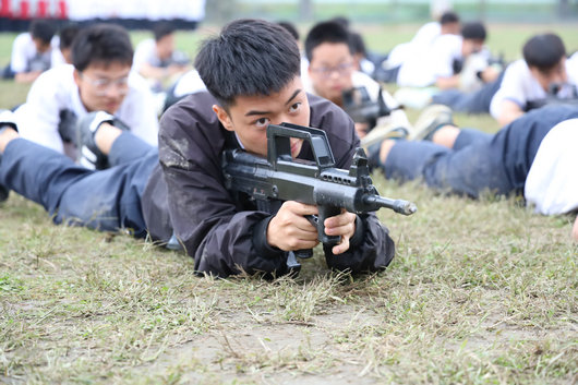 训少年意志 强中华脊梁——青苏职中举